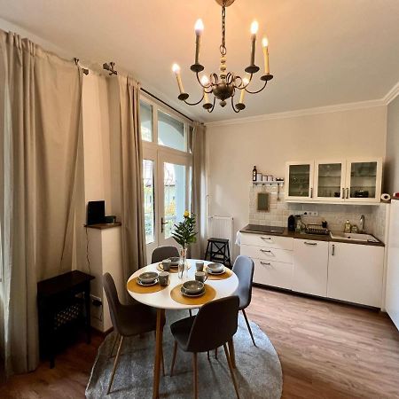 Adorable, Cosy Apartment At The Heroes' Square ブダペスト エクステリア 写真