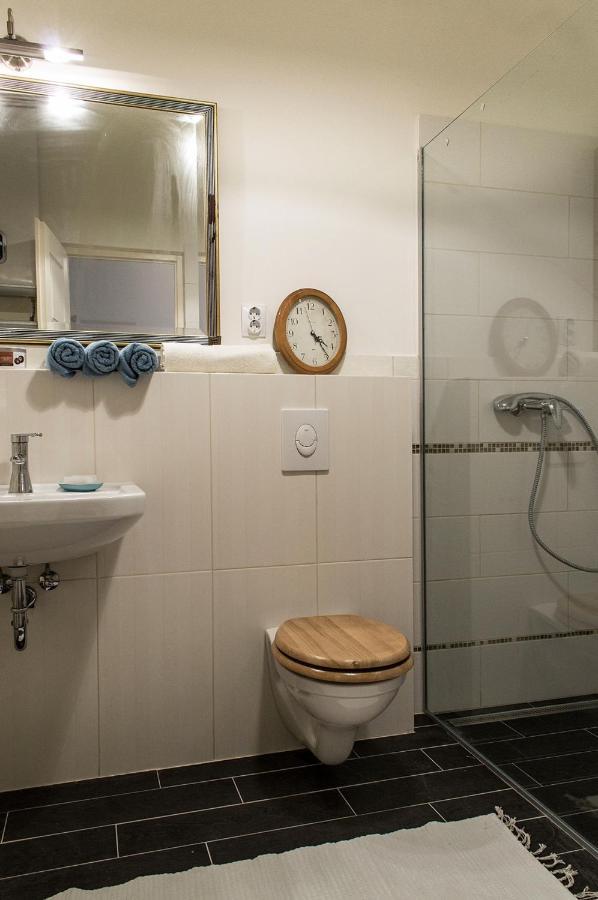 Adorable, Cosy Apartment At The Heroes' Square ブダペスト エクステリア 写真