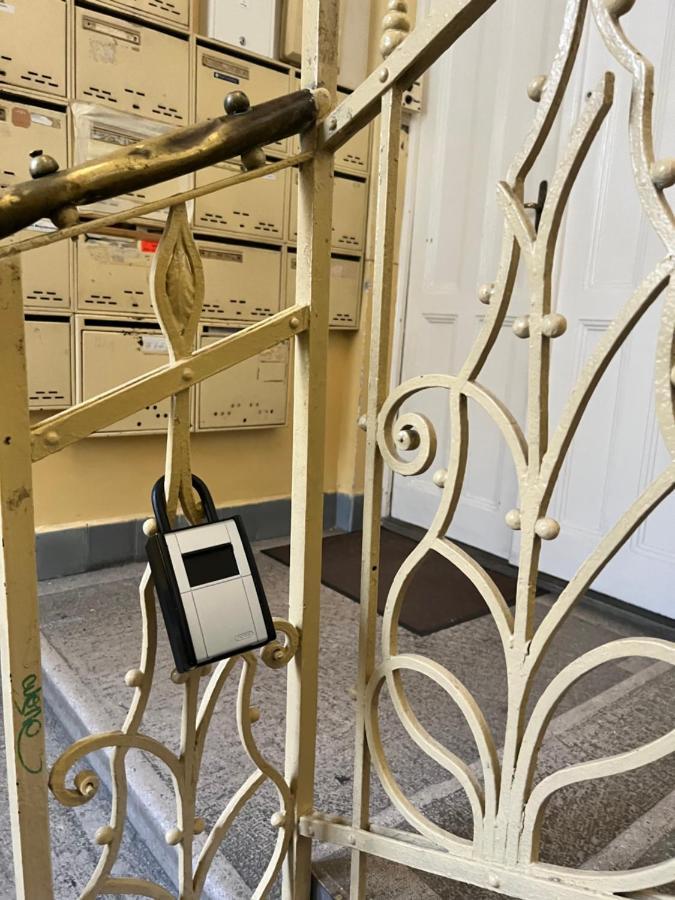 Adorable, Cosy Apartment At The Heroes' Square ブダペスト エクステリア 写真