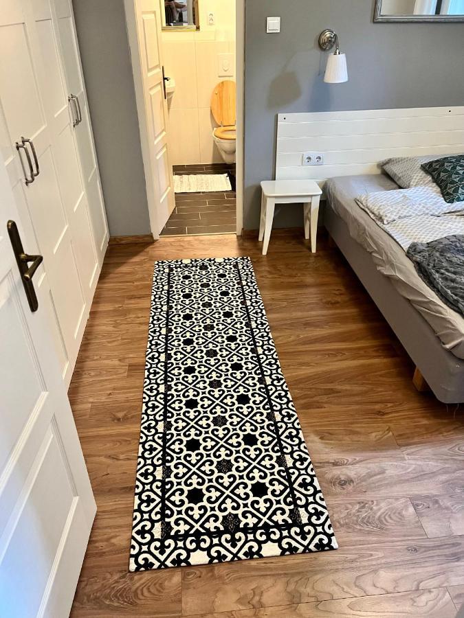 Adorable, Cosy Apartment At The Heroes' Square ブダペスト エクステリア 写真