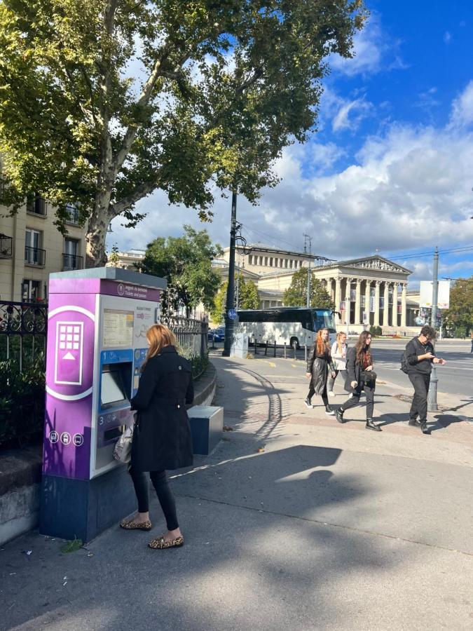 Adorable, Cosy Apartment At The Heroes' Square ブダペスト エクステリア 写真