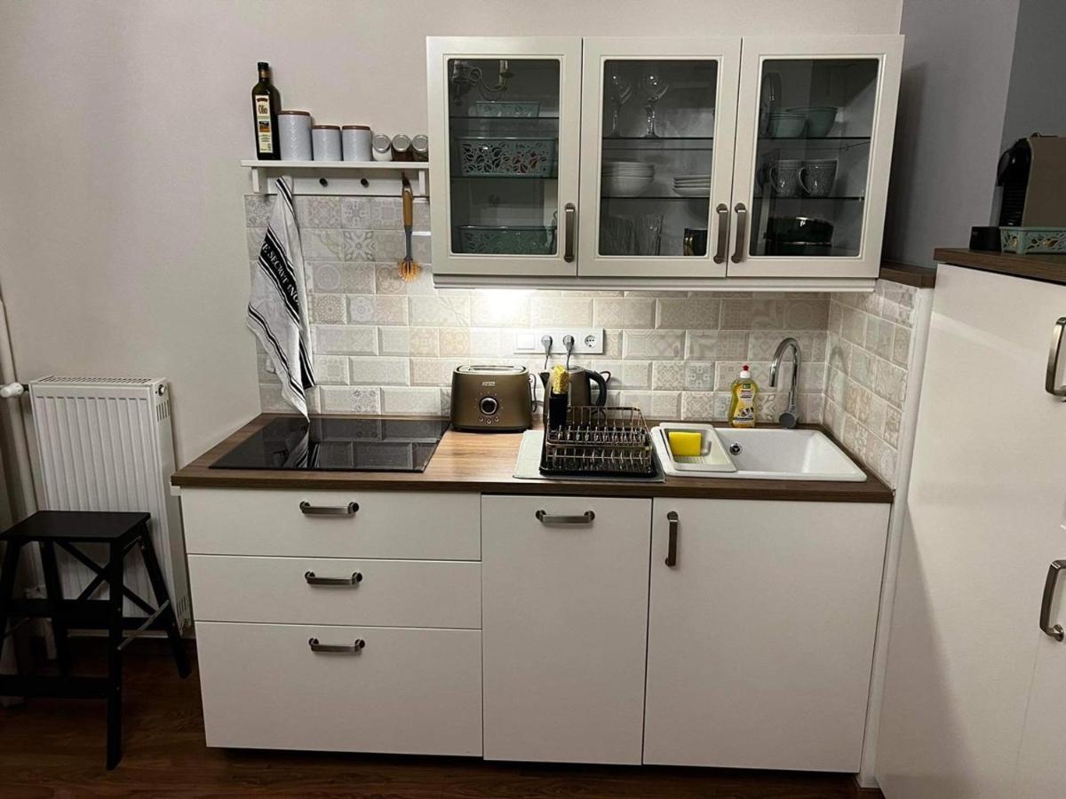 Adorable, Cosy Apartment At The Heroes' Square ブダペスト エクステリア 写真