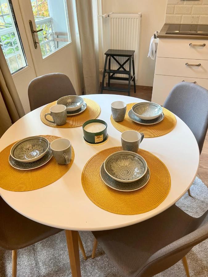 Adorable, Cosy Apartment At The Heroes' Square ブダペスト エクステリア 写真